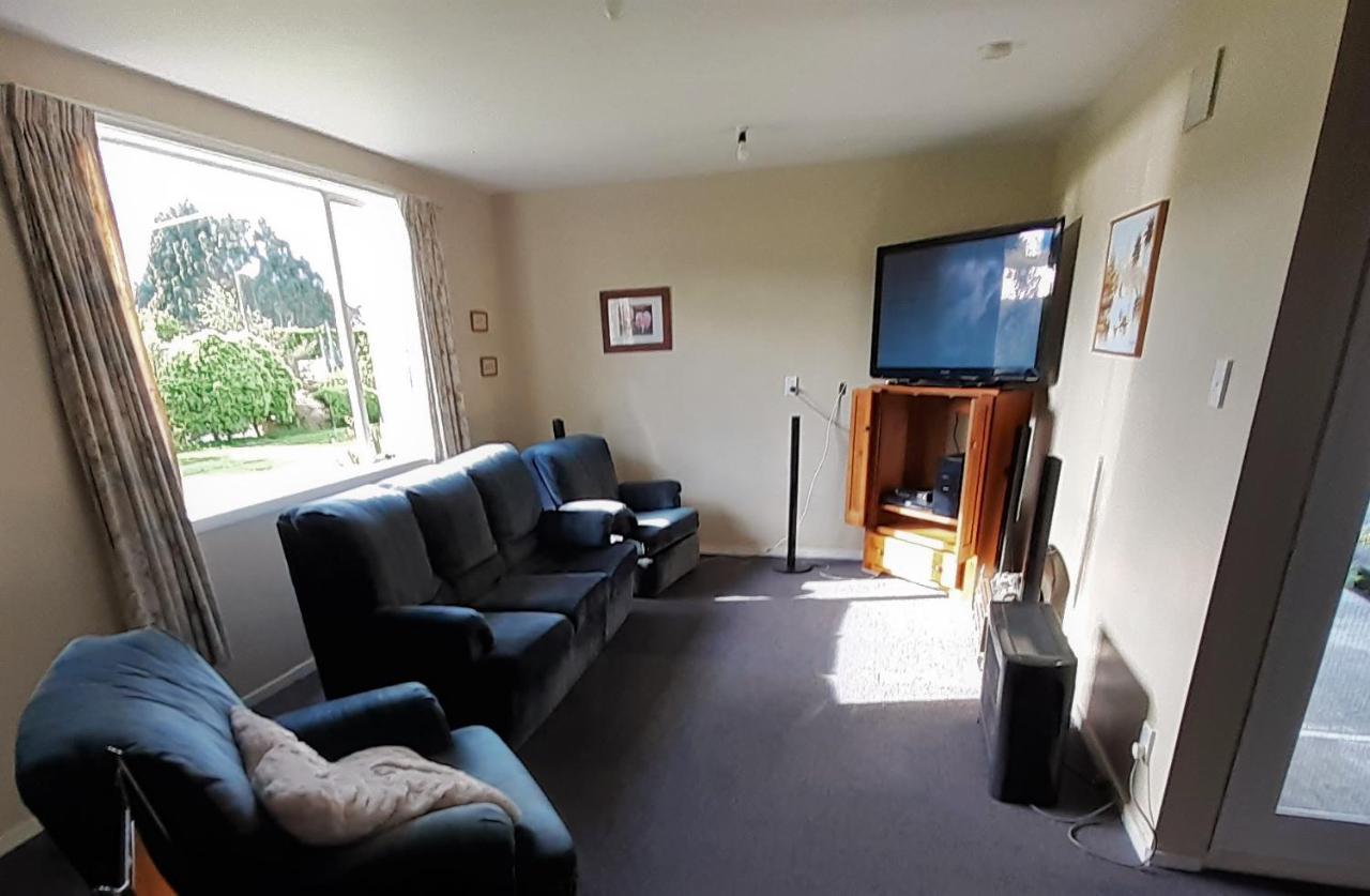 Last Light Lodge Tuatapere Esterno foto